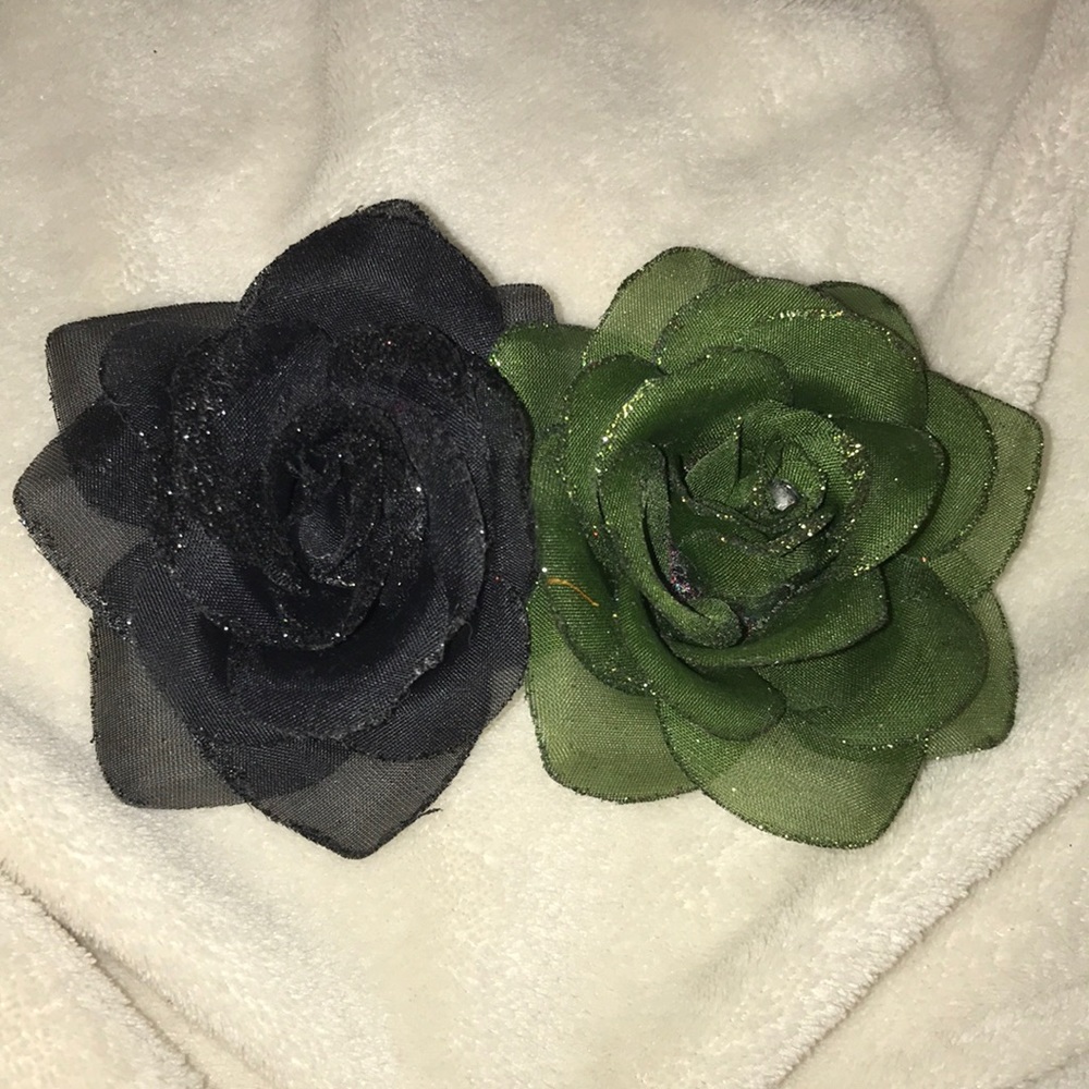 Green and Black Hair Flowers Bundle